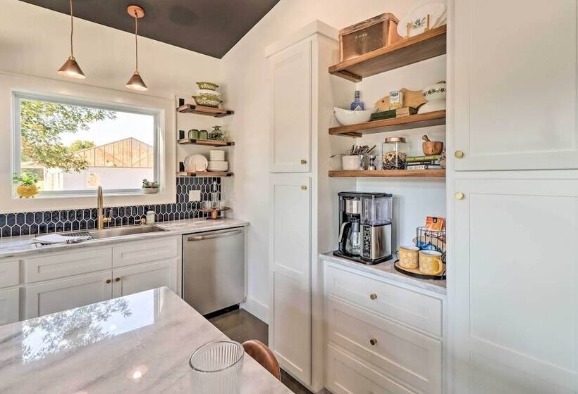 Modern Norfork House W/ Patio On White River!