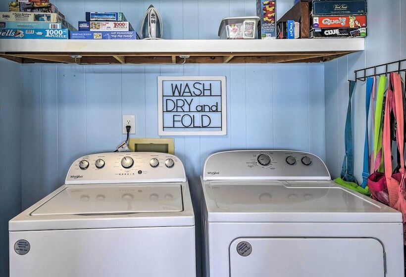 Oceanfront Retreat W/ Holden Beach Access!