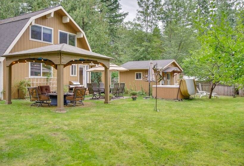 Owls Nest   Cozy Cabin W/ Hot Tub & Fireplace!