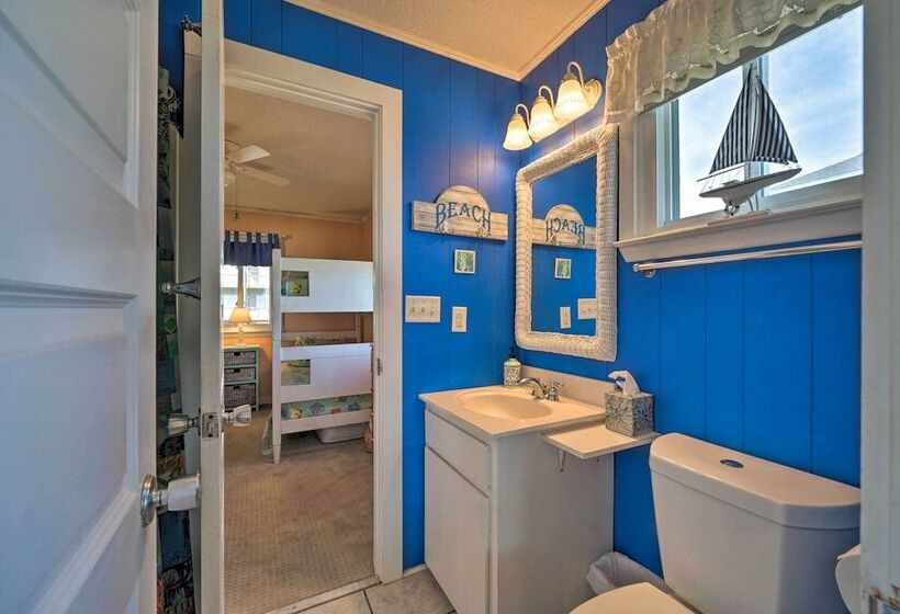 Peaceful  Cottage By The Sea  Oceanfront Home!