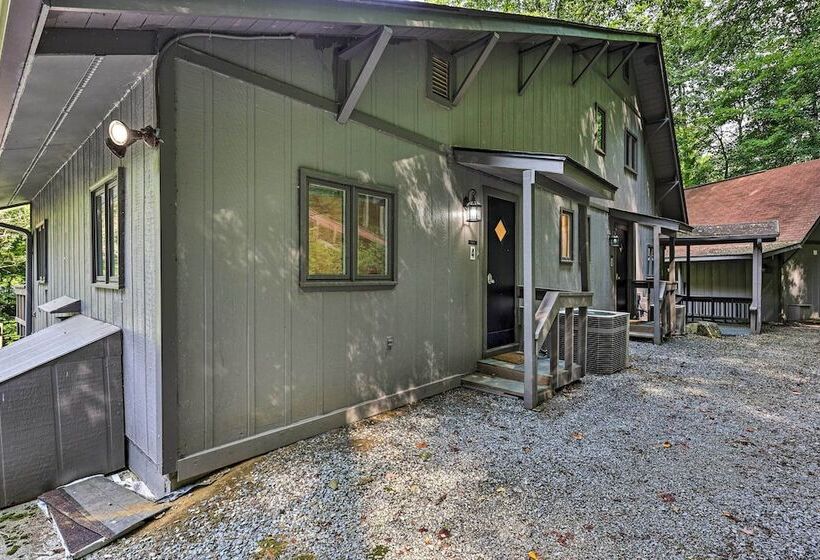 Peaceful Roan Mountain Escape: On Site Creek!