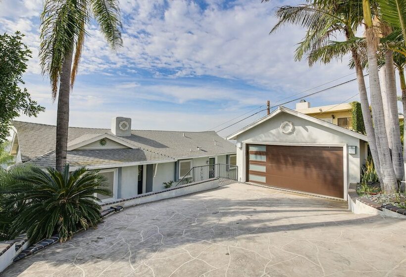 Bright Whittier Home W/ Pool Table + Spacious Deck
