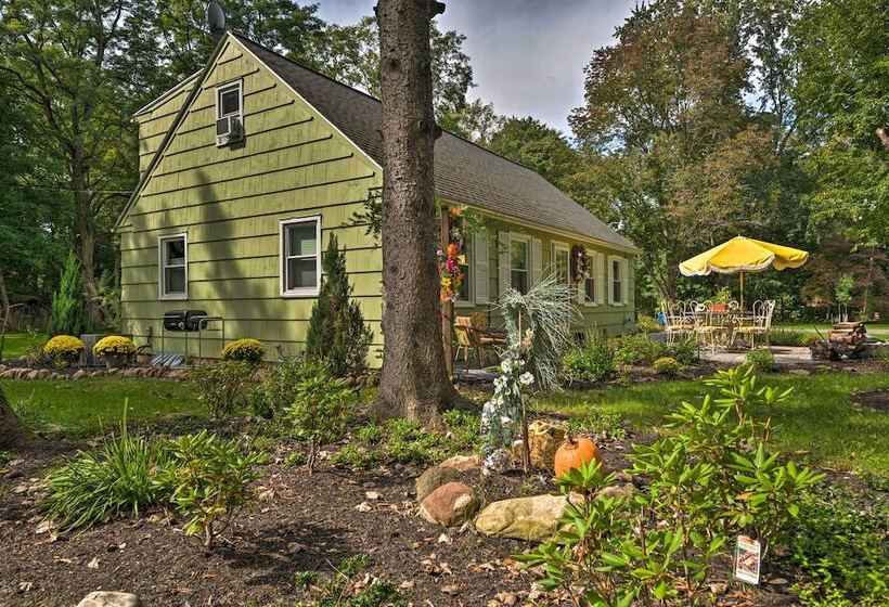 Pittsford Trolley Home   Near Erie Canal!