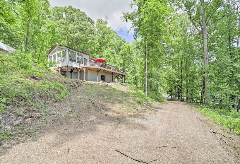 Remote Smoky Mtn Escape W/ Views & Trail Access!