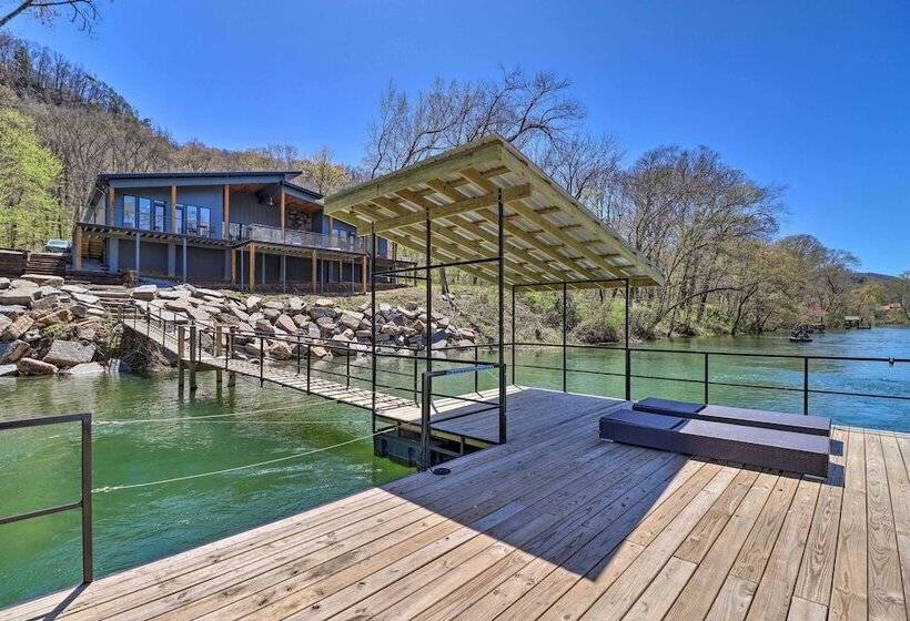 Riverfront Heber Springs Home With Dock & Slip!