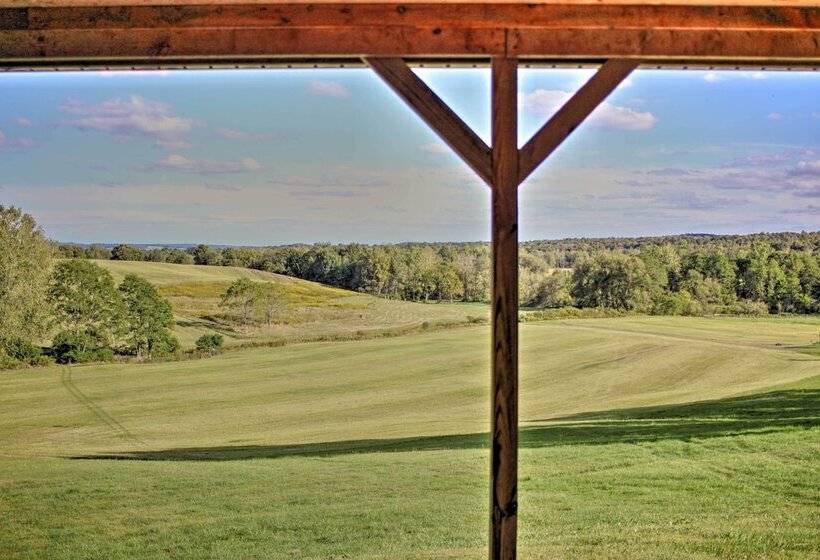 Rural Farmhouse Cabin On 150 Private Wooded Acres!