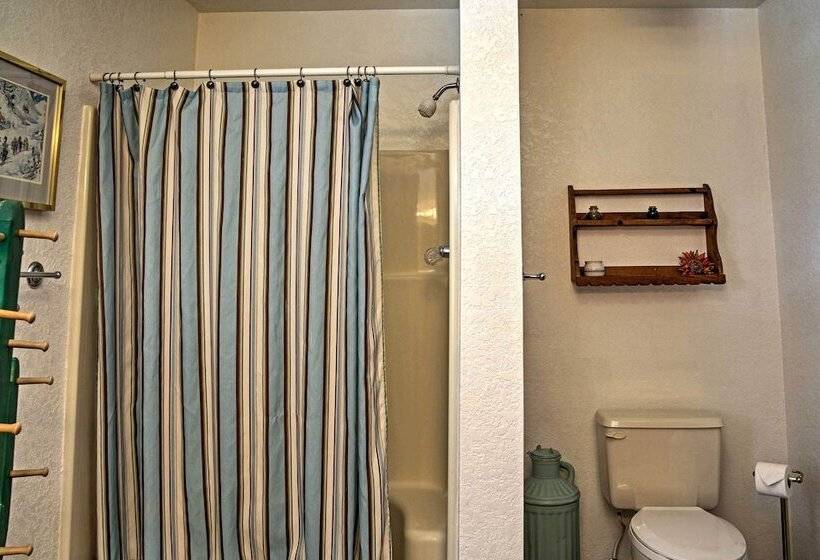 Rustic Alto Cabin W/ Hot Tub, Deck & Fireplace!