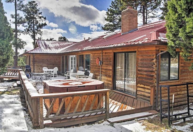 Rustic Alto Cabin W/ Hot Tub, Deck & Fireplace!