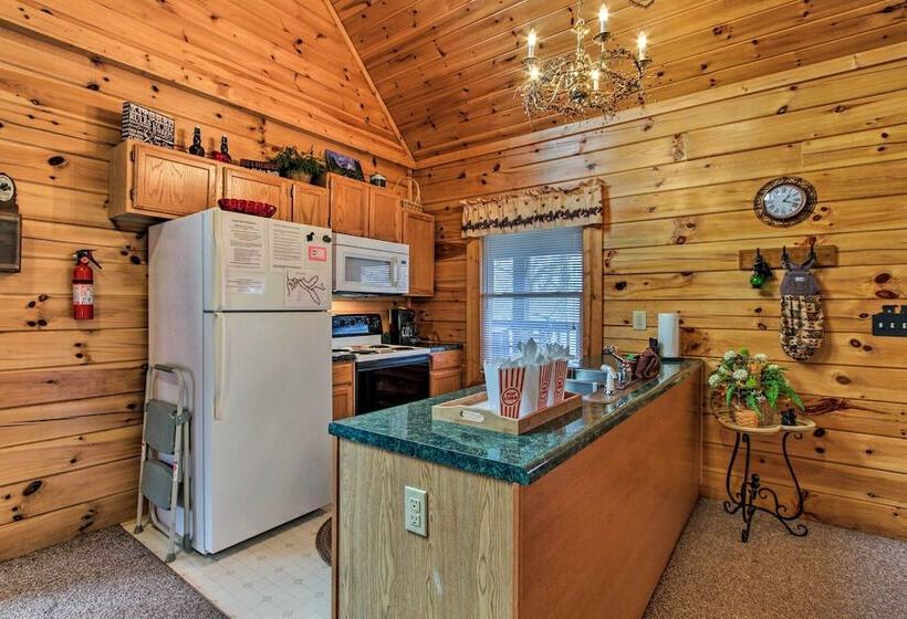 Rustic Sevierville Cabin W/ Covered Porch!
