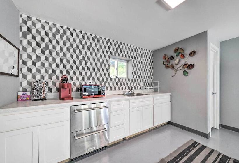 Secluded Florissant Home W/ Private Hot Tub!