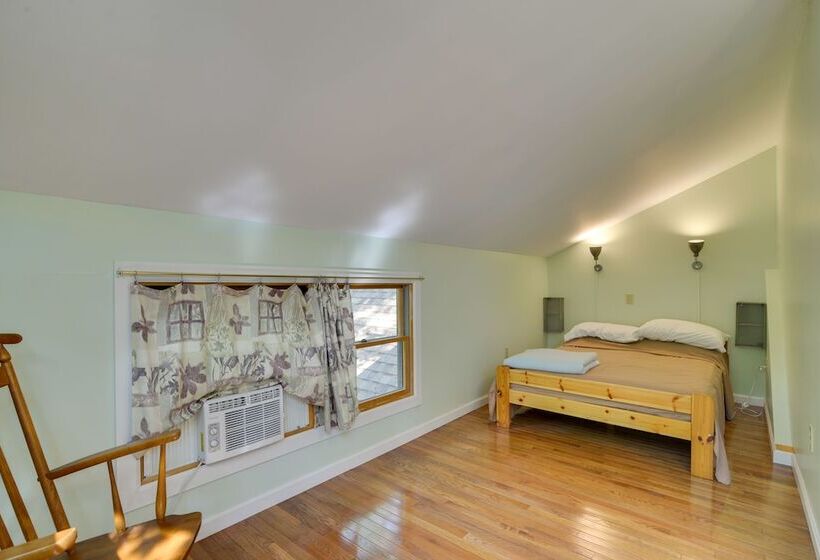 Secluded Stroudsburg Home   5 Mi To Ski Resort