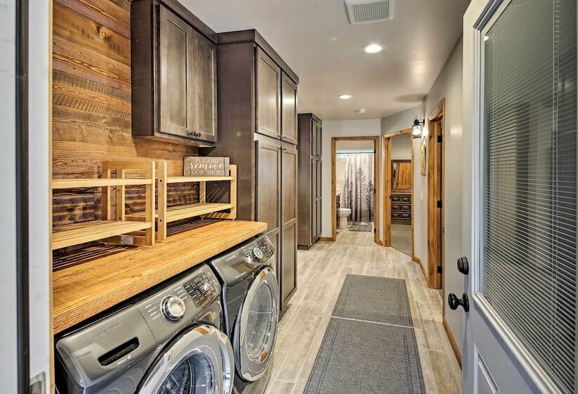 Spacious Cabin By Priest Lake & Elkins Resort