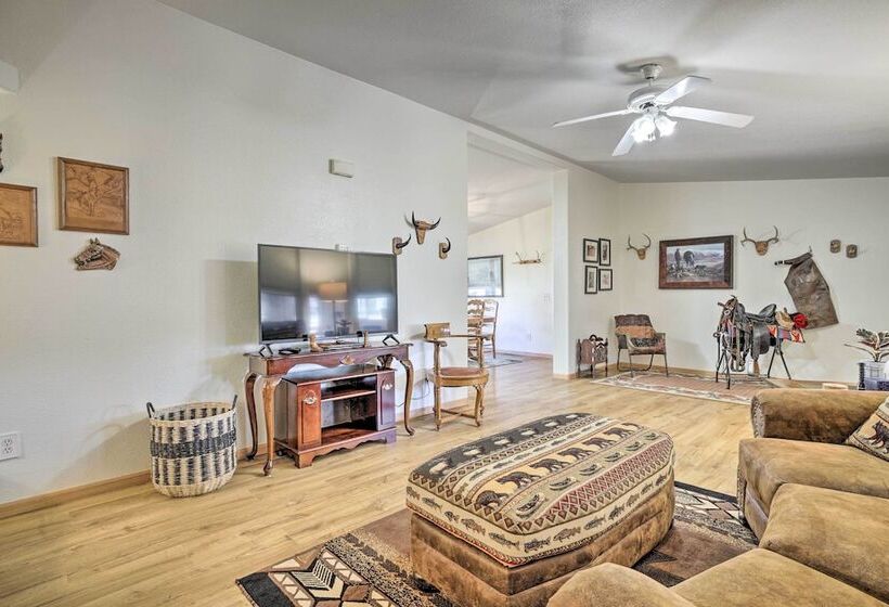 Spacious Glendo House   1 Mi To State Park!