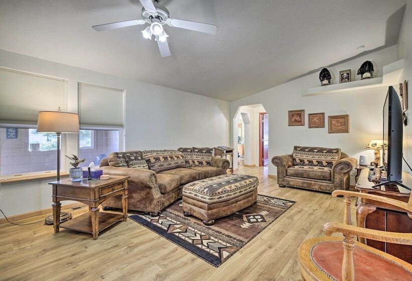 Spacious Glendo House   1 Mi To State Park!