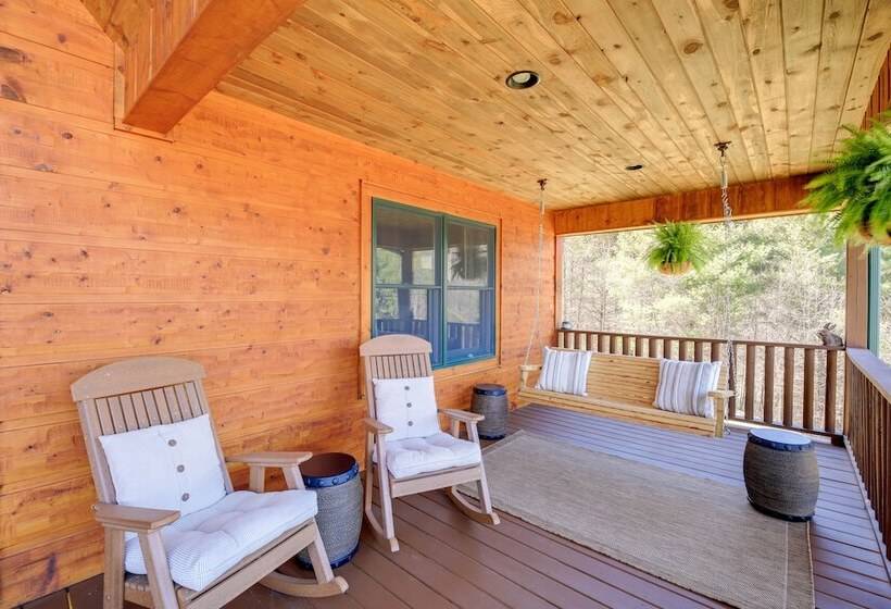 Deck, Gas Grill + Mtn Views: Sparta Cabin Stay!