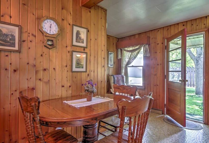 Spruce Haven Cottage: Walk To Mississippi River!