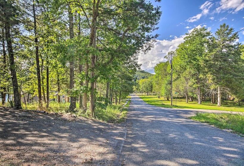 Table Rock Lake Hideaway W/ Deck: Bring Your Boat!