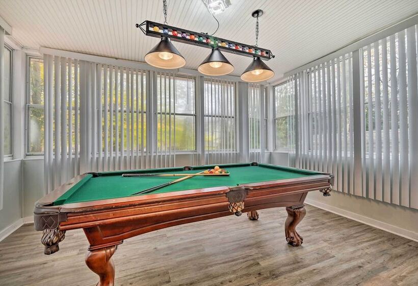 Game Room & Fire Pit: Tobyhanna Family Home