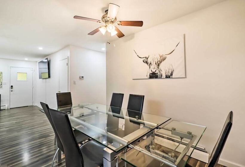 12 Mi To Camelback Ski Resort: Home W/ Decks!