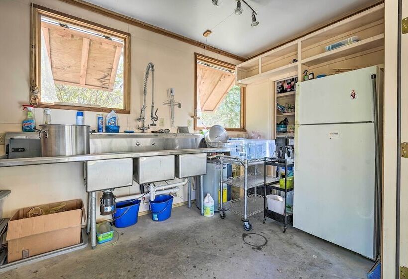 Unique Loft Cabin: Fire Pit & Fishing Access!