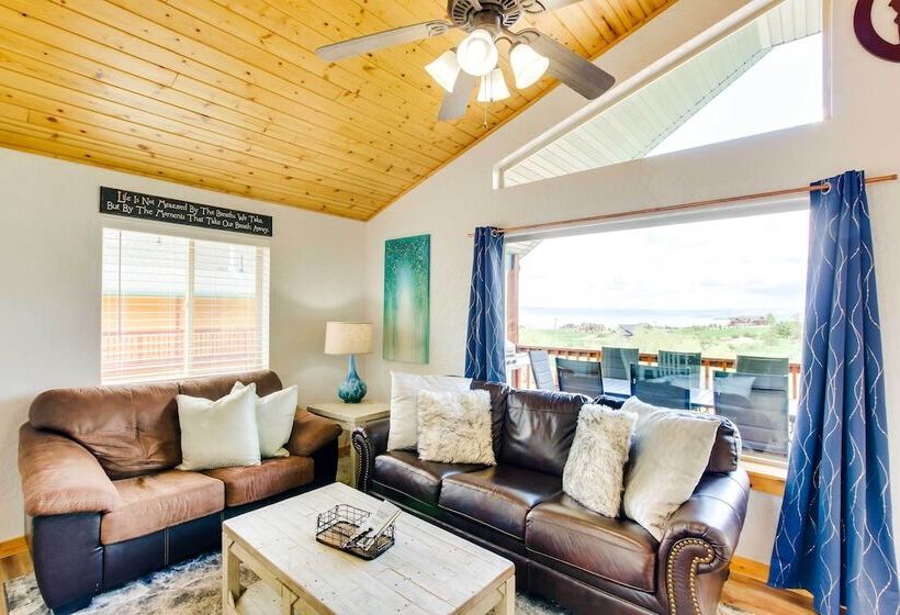 Updated Cabin W/ Views ~ 1 Mi To Bear Lake!