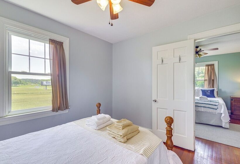 Updated Cape Charles Home ~ 2 Mi To Beachfront!