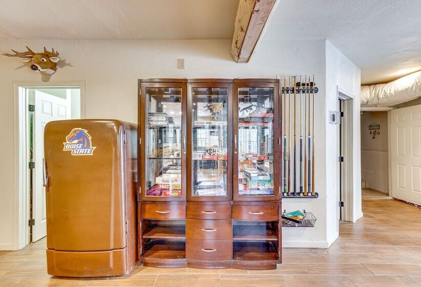 Updated Garden Valley Home W/ Fire Pit & Game Room