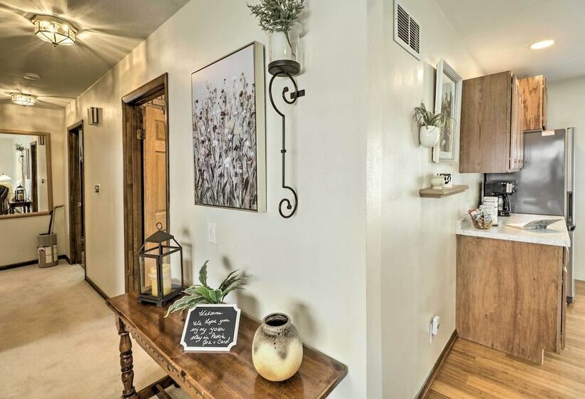 Watch The Sunrise At This Quaint Lake View Cottage