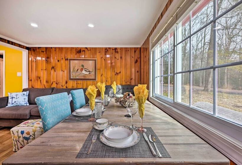 White Haven Lakeside Home W/ Kayaks & Fireplace!