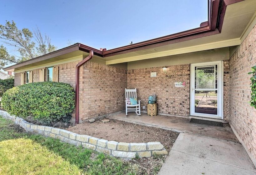 Abilene Home W/bbq & Pvt Yard, 1 Mi To Acu!