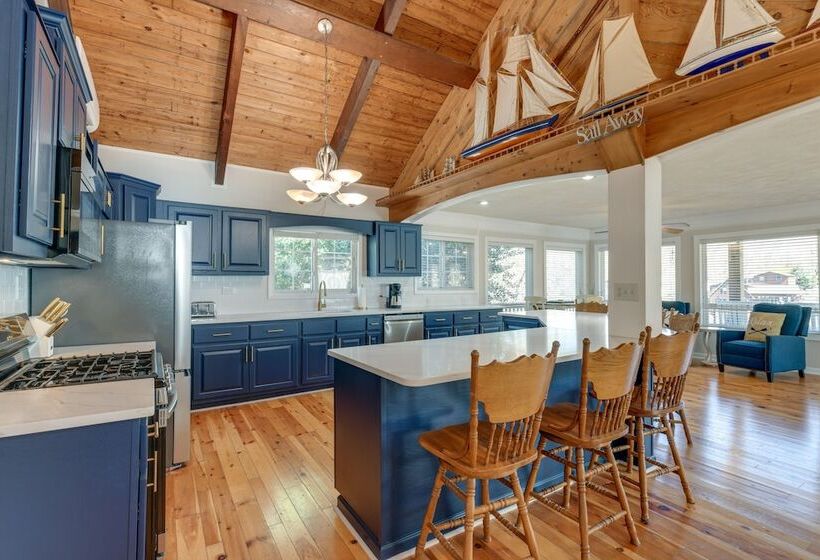 Badin Lake Cabin W/ Dock & 2 Story Boat Slip!