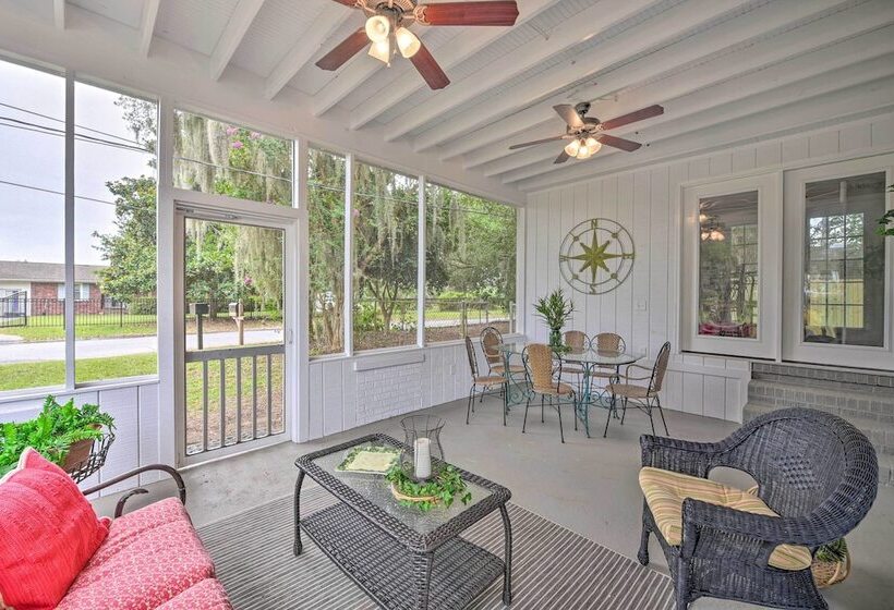 Beaufort Home W/porch, 4 Mi. From Downtown!