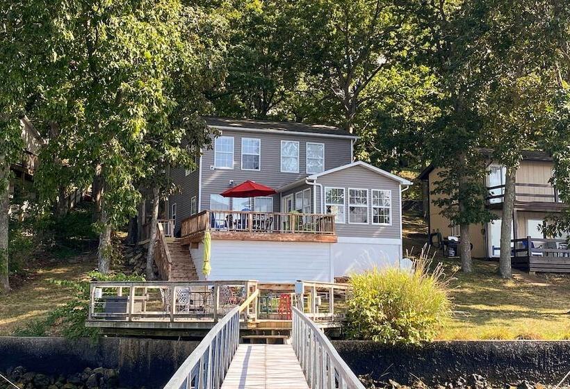 Bittersweet Lakefront Retreat  In Lake Ozark!