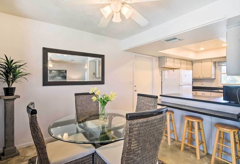 Breezy Marco Island Home W/ Pool   Walk To Beach!