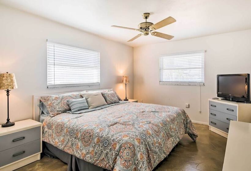 Breezy Marco Island Home W/ Pool   Walk To Beach!