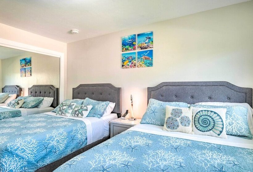 Outdoor Entertainment Oasis: Cape Coral Home