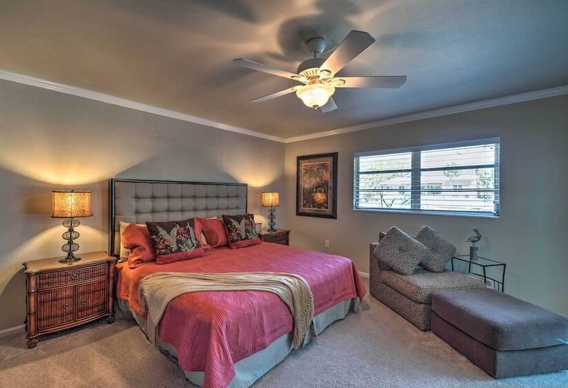 Canal Front Siesta Key Home: Heated Pool & Privacy