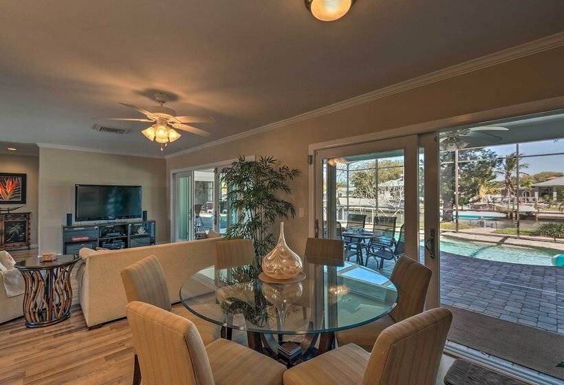 Canal Front Siesta Key Home: Heated Pool & Privacy