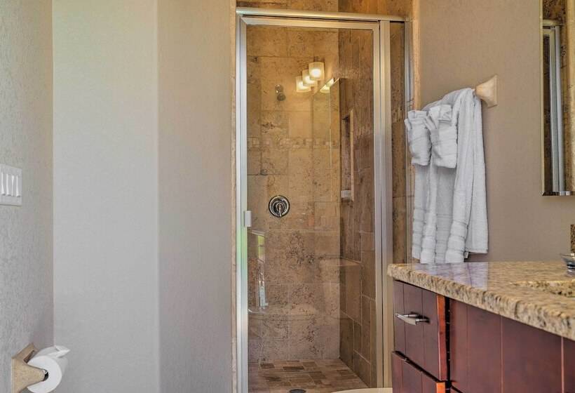 Private Pool & Grill: Canalfront Cape Coral Home