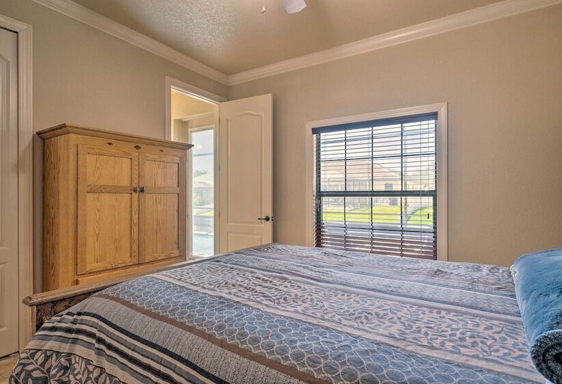 Private Pool & Grill: Canalfront Cape Coral Home