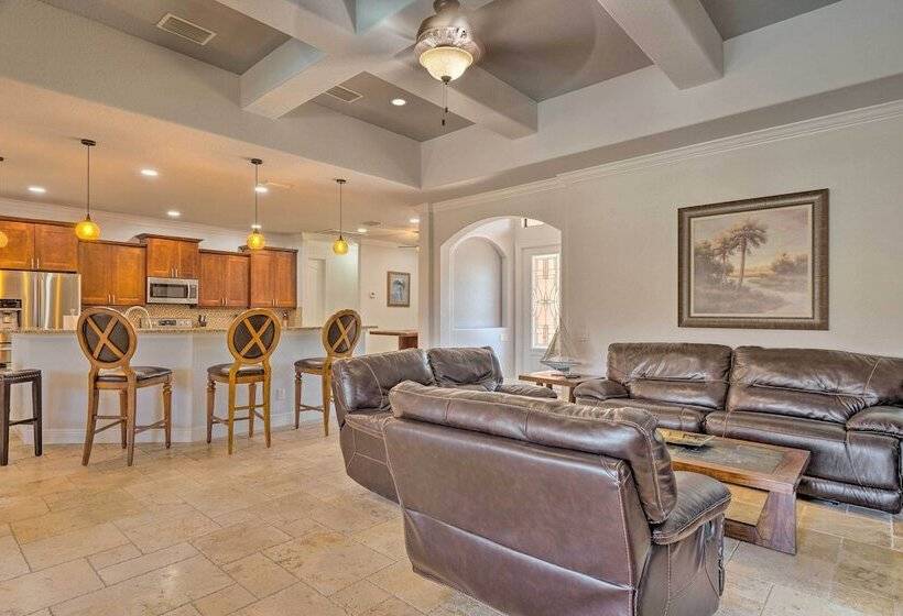 Private Pool & Grill: Canalfront Cape Coral Home