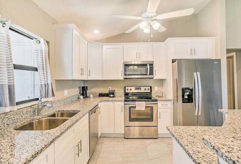 Central Cape Coral House W/ Private Screened Pool!