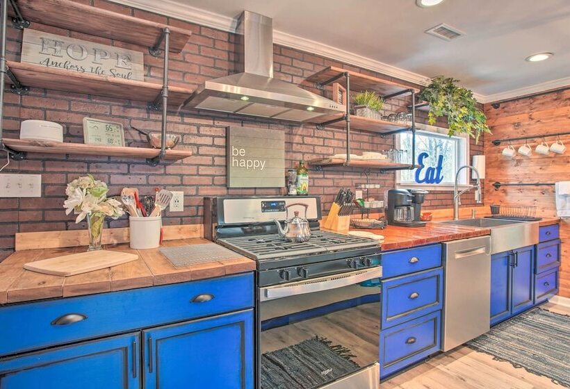 Charming Retreat On 20 Acres W/ Private Lake!