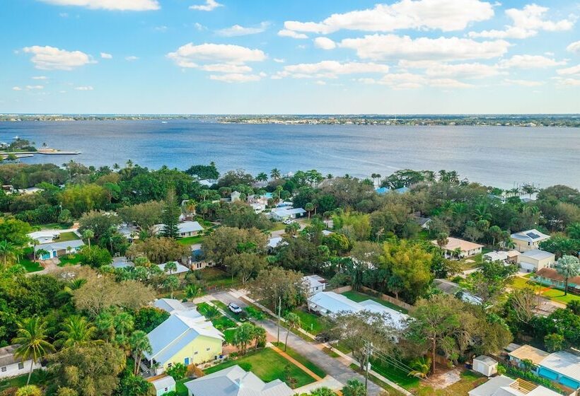 4 Mi To Dtwn: Jensen Beach Cottage