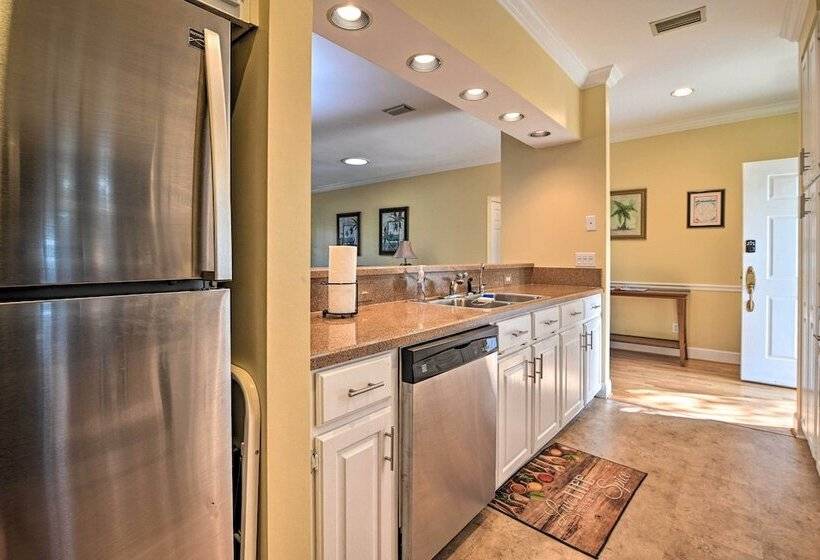 Cottage W/ Deck & Pool Access ~ 6 Mi To Beach