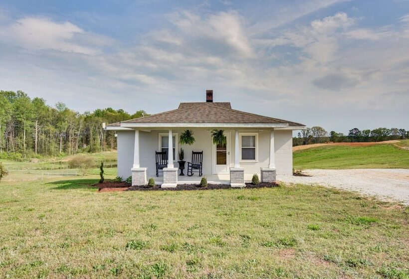 Cozy Fair Play Home W/ Deck 4 Mi To Lake Hartwell!