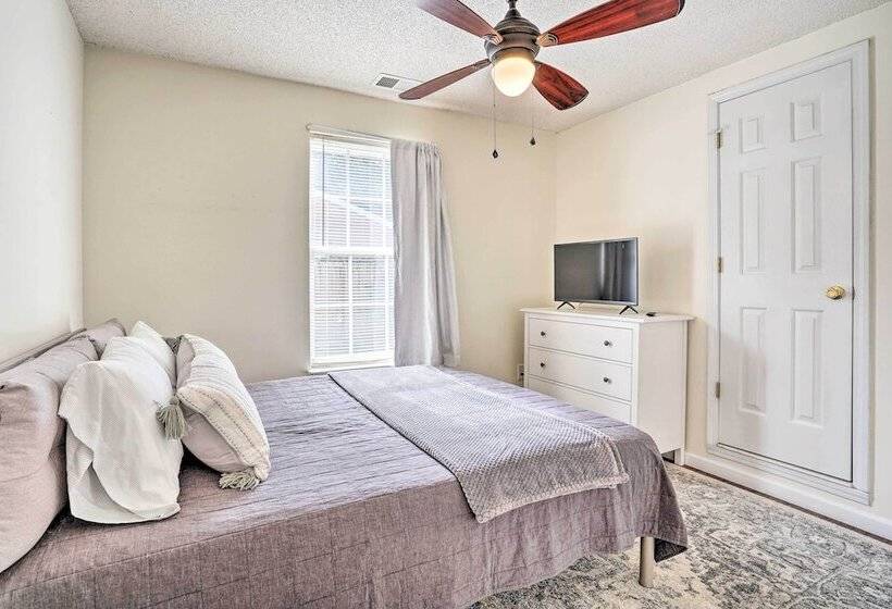 Cozy Home W/ Yard ~ 9 Mi To Dtwn Charleston!