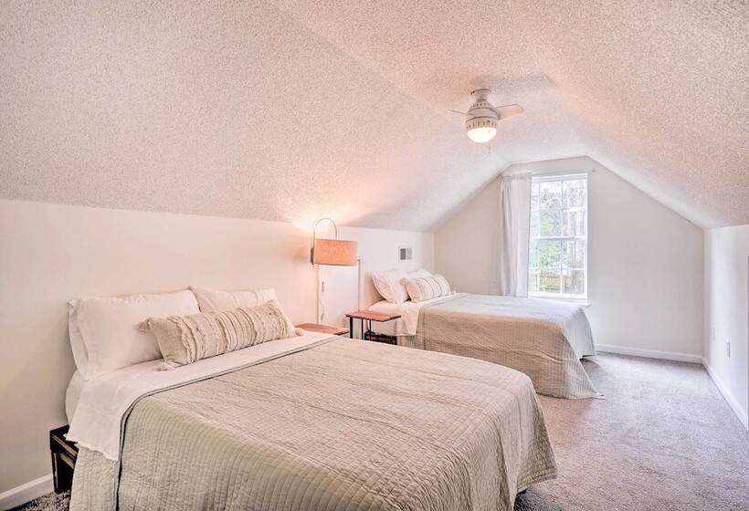 Cozy Home W/ Yard ~ 9 Mi To Dtwn Charleston!