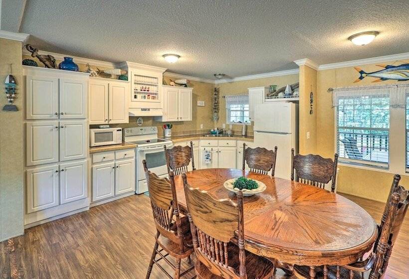 Cozy Steinhatchee House W/ Fire Pit & Grill!