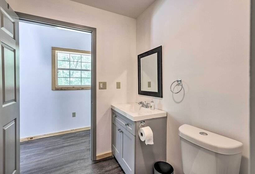 Creekside Cabin Retreat W/ Community Fire Pit